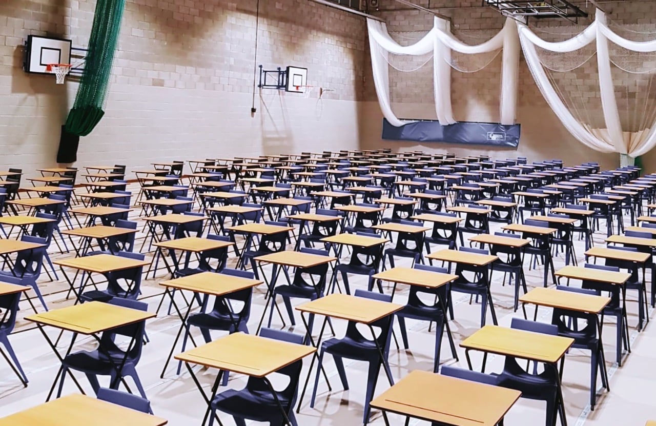 wagstaff-exam-desk-hire